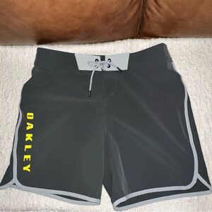 UEC Oakley Board Shorts Swim Trunk Mens Men’s Size 34